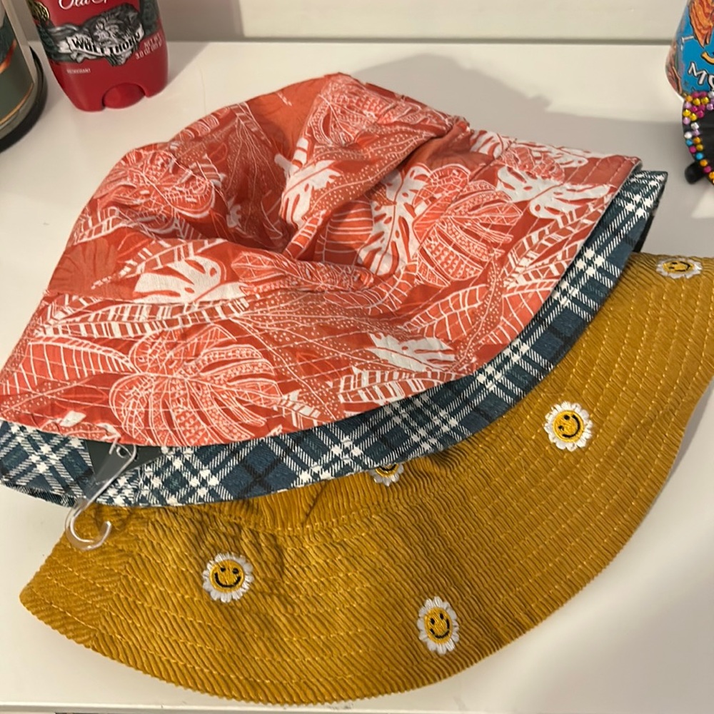 BUCKET HATS